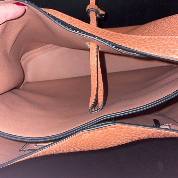 Leather stand up shoulder bag - Picture 5 of 7